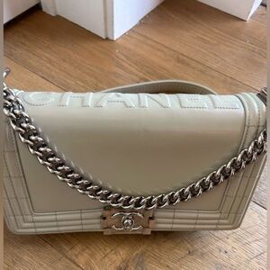 💕CHANELReverso Boy Bag Medium Iridescent Calfskin
